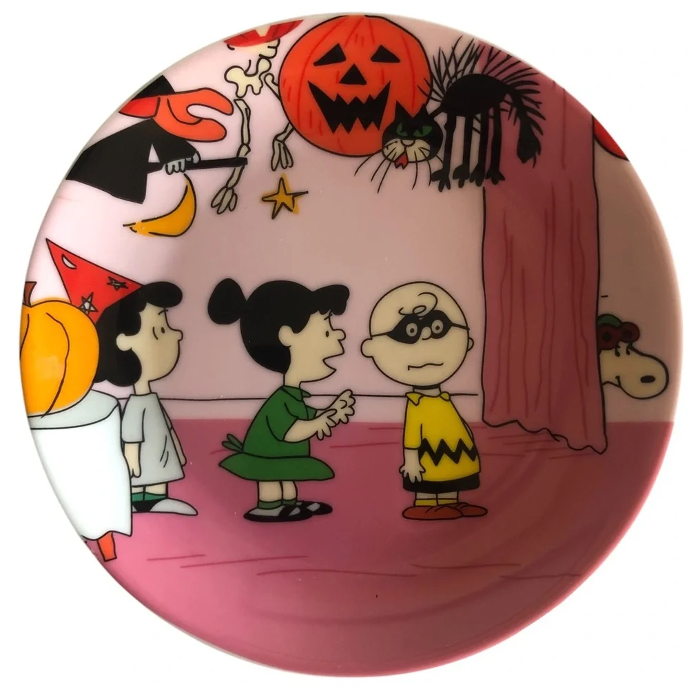 PEANUTS NEW Halloween Party Scene Set of 4 Appetizer Dessert Plates Pink Rare